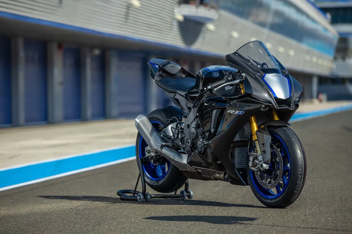 Yamaha YZF-R1 e YZF-R1M 2020. Evoluzione continua (10)