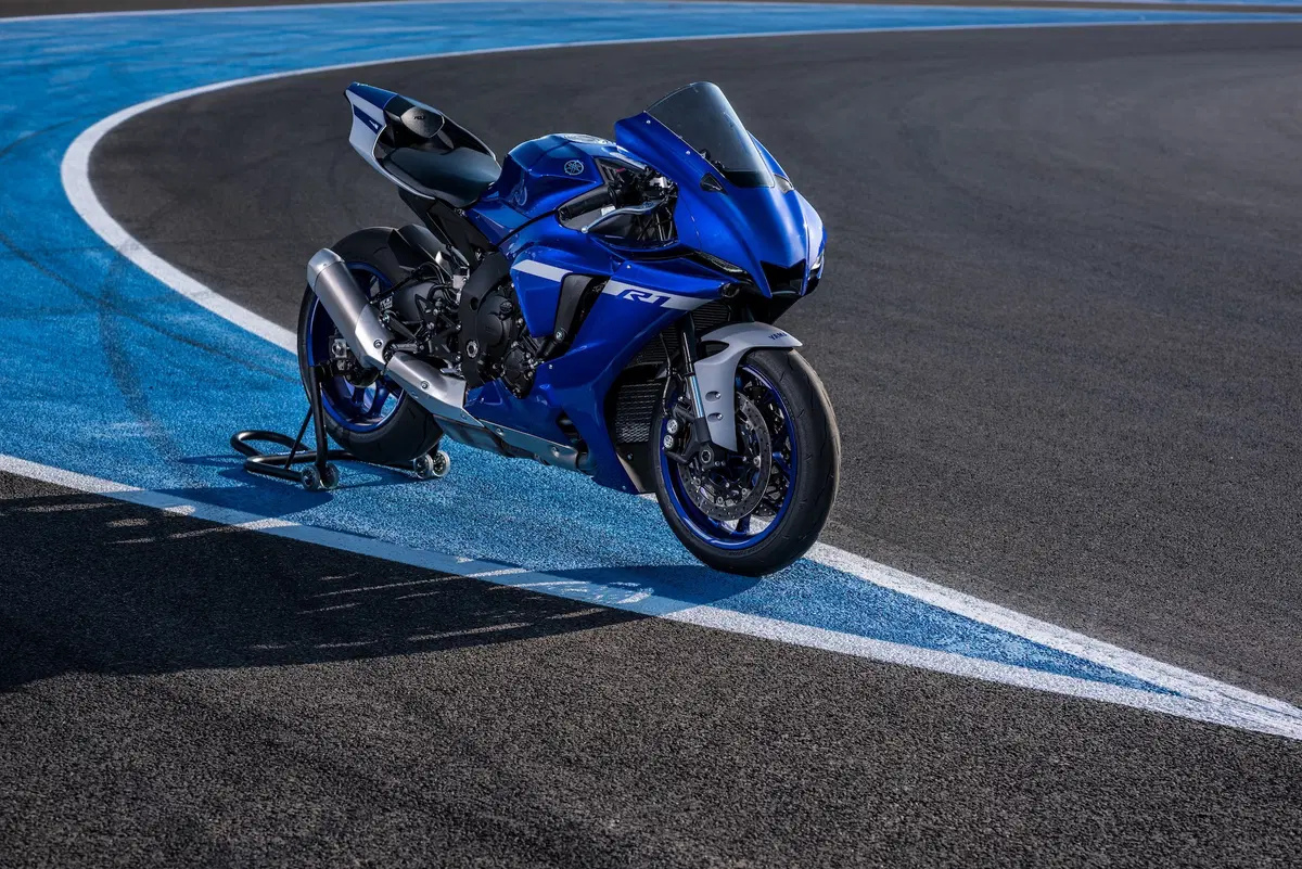 Yamaha YZF-R1 e YZF-R1M 2020. Evoluzione continua (15)