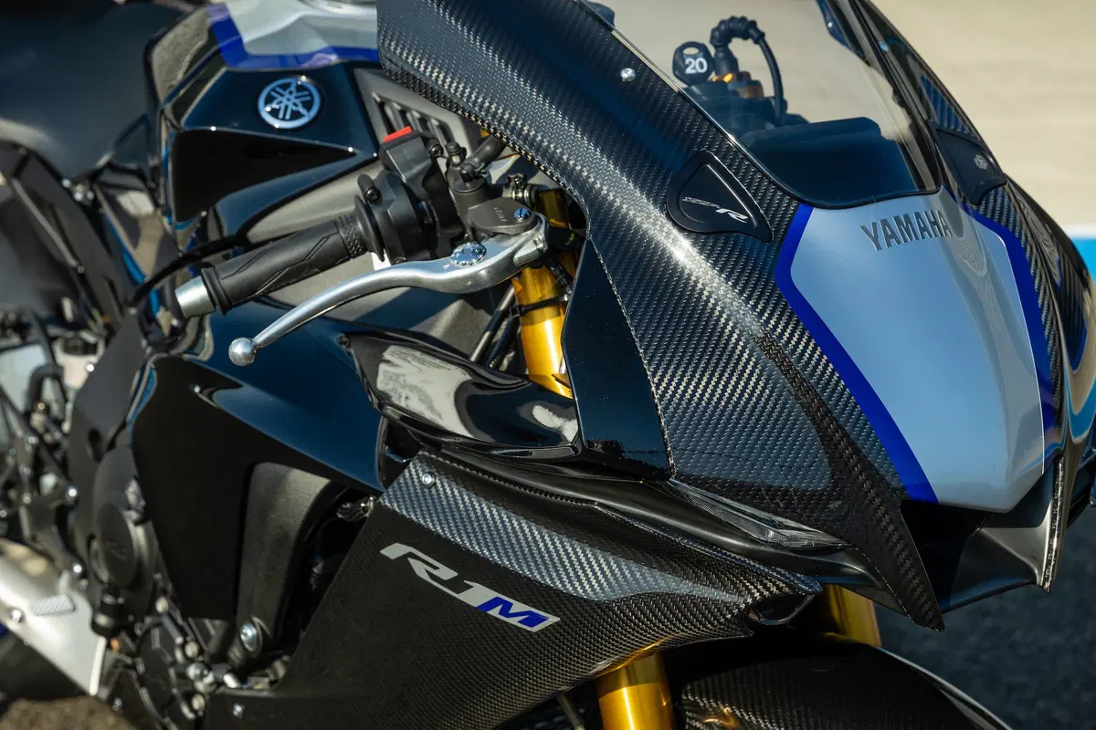 Yamaha YZF-R1 e YZF-R1M 2020. Evoluzione continua (27)