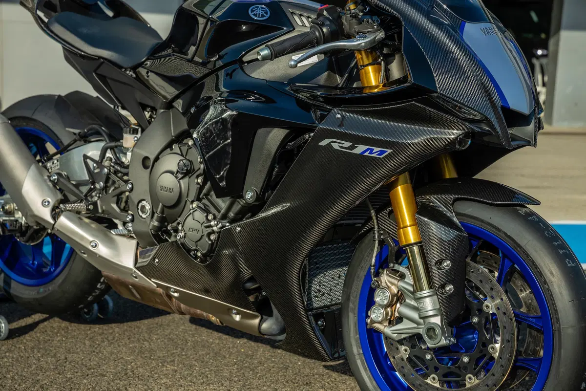 Yamaha YZF-R1 e YZF-R1M 2020. Evoluzione continua (29)