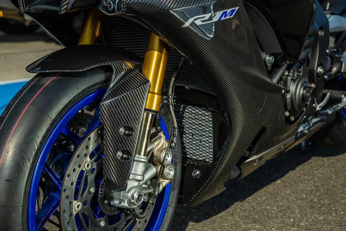 Yamaha YZF-R1 e YZF-R1M 2020. Evoluzione continua (30)