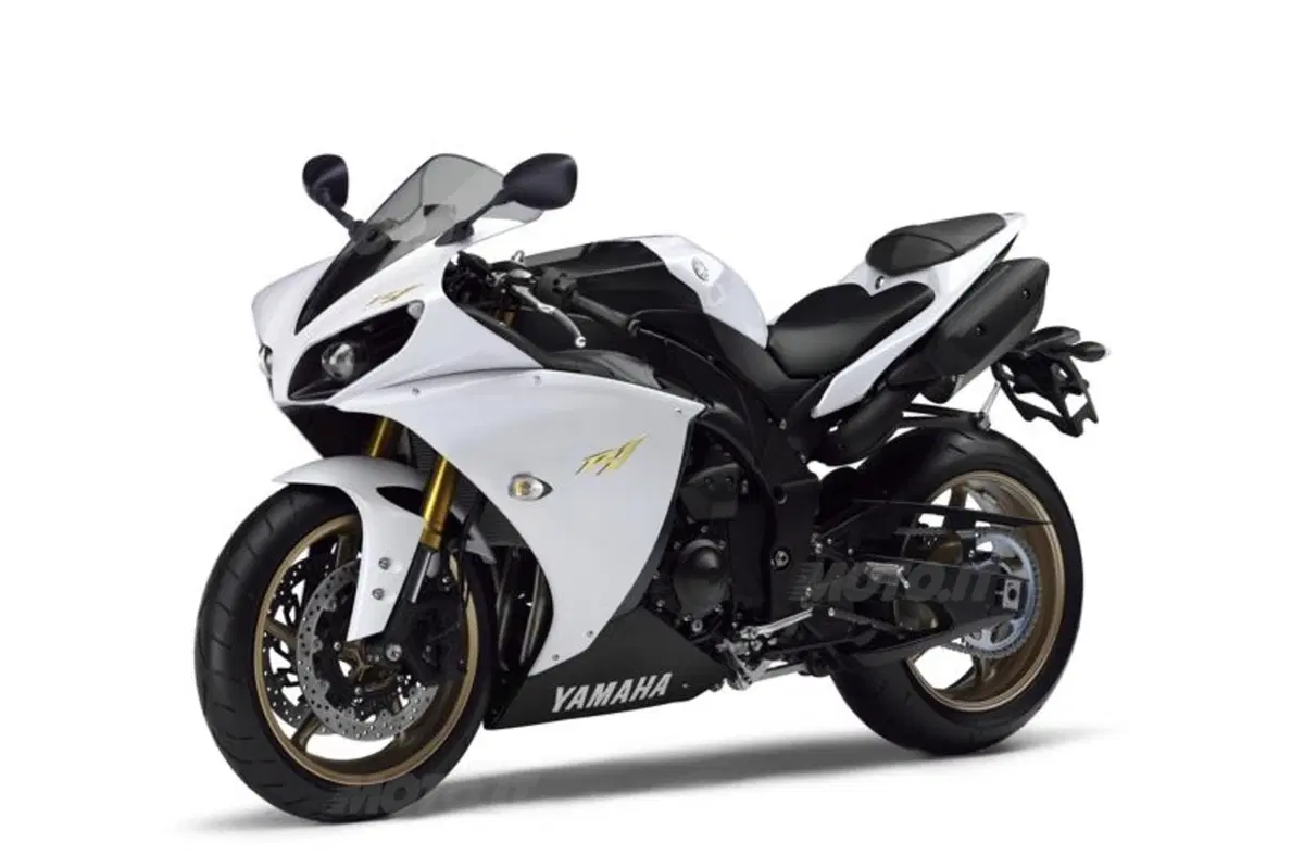 Yamaha presenta la nuova YZF R1 2012