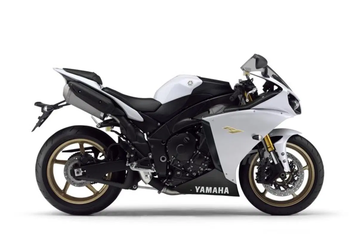 Yamaha presenta la nuova YZF R1 2012 (2)
