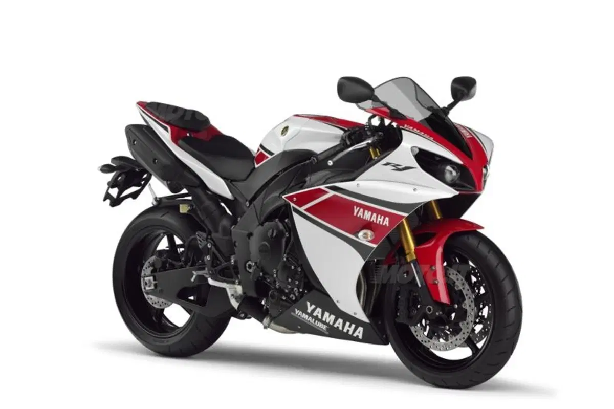Yamaha presenta la nuova YZF R1 2012 (6)
