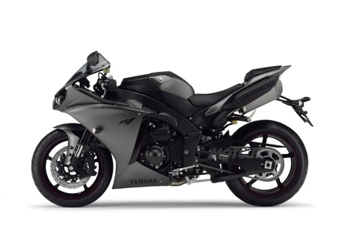 Yamaha presenta la nuova YZF R1 2012 (7)