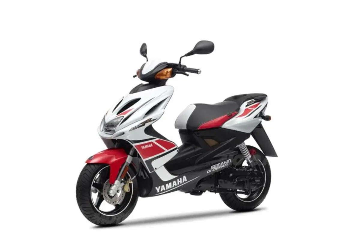 Yamaha presenta la nuova YZF R1 2012 (11)