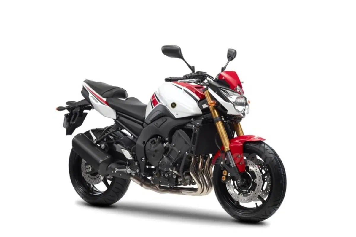 Yamaha presenta la nuova YZF R1 2012 (12)