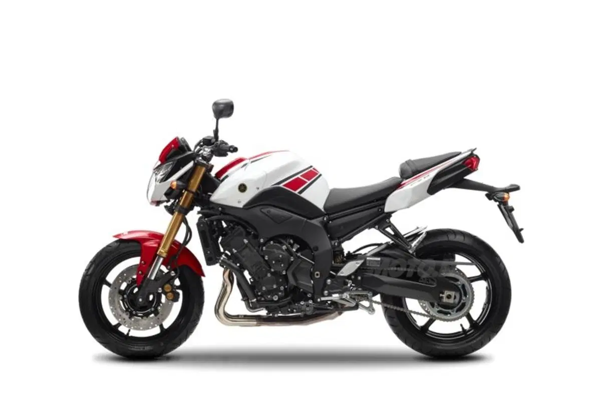 Yamaha presenta la nuova YZF R1 2012 (13)