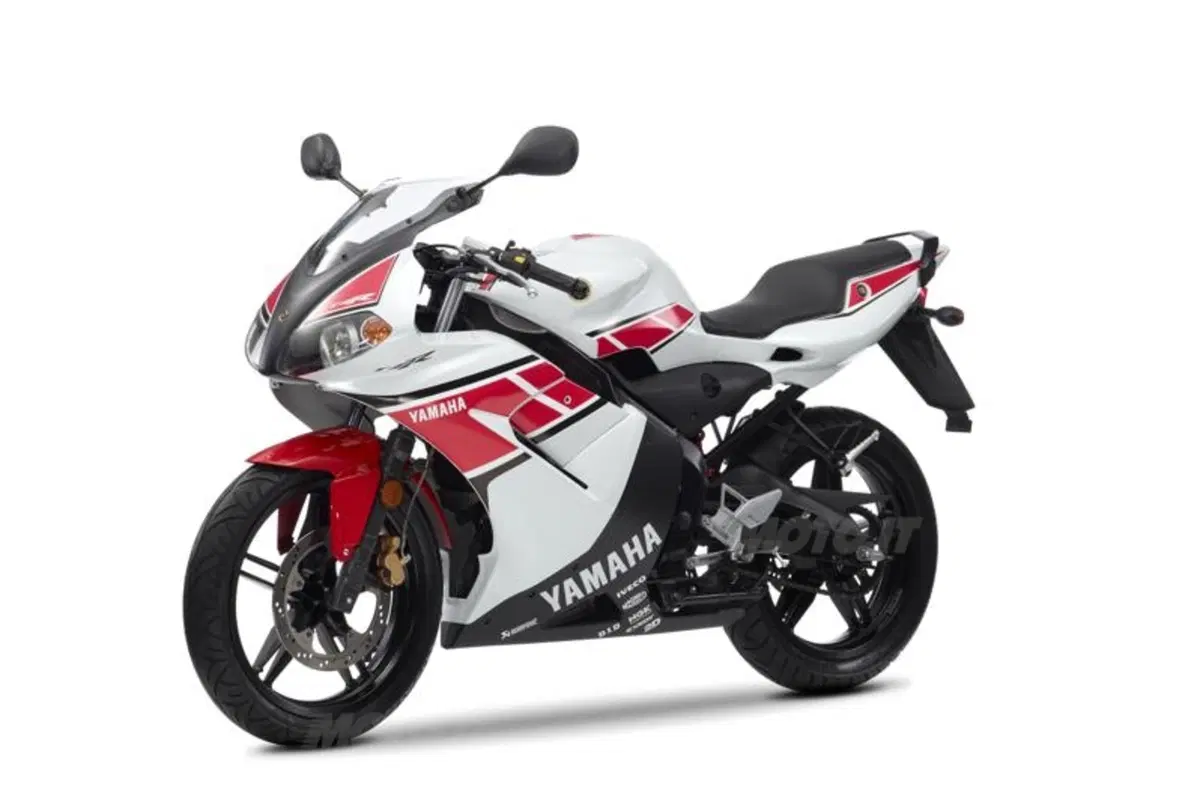 Yamaha presenta la nuova YZF R1 2012 (15)