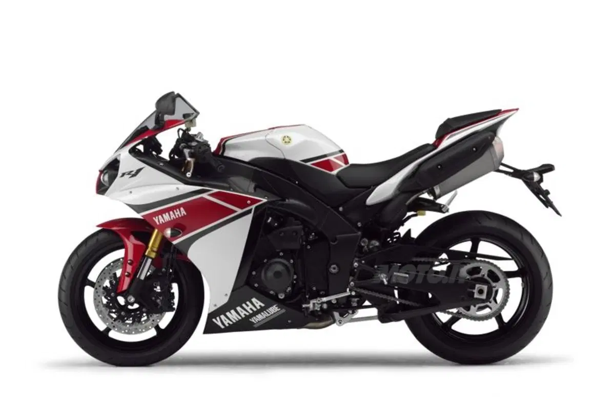 Yamaha presenta la nuova YZF R1 2012 (16)