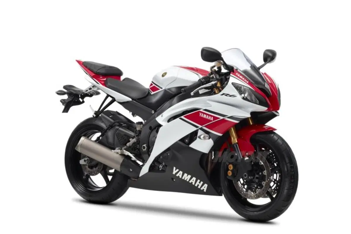 Yamaha presenta la nuova YZF R1 2012 (19)