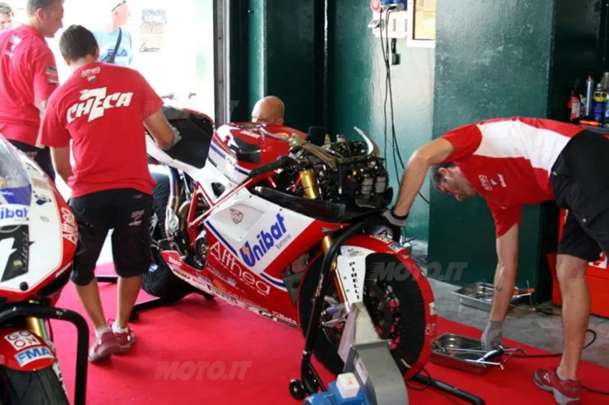 Melandri è ancora il più veloce a Misano nei test SBK (2)