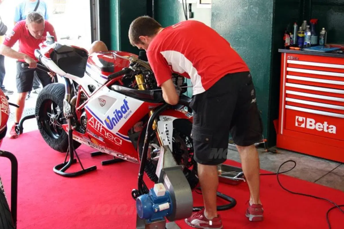 Melandri è ancora il più veloce a Misano nei test SBK (3)