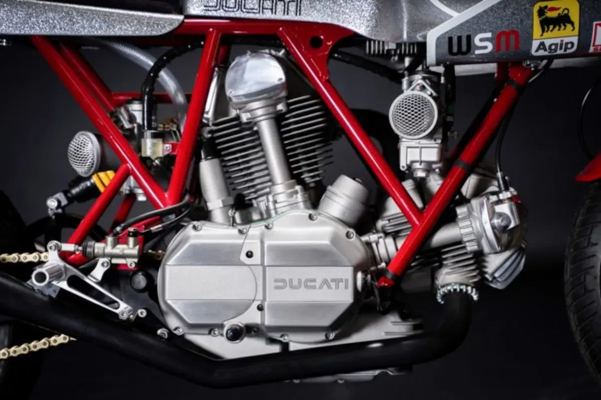 Walt Siegl Bedeveled: special da pista con motore 'carter quadri' Ducati 900 SS (16)