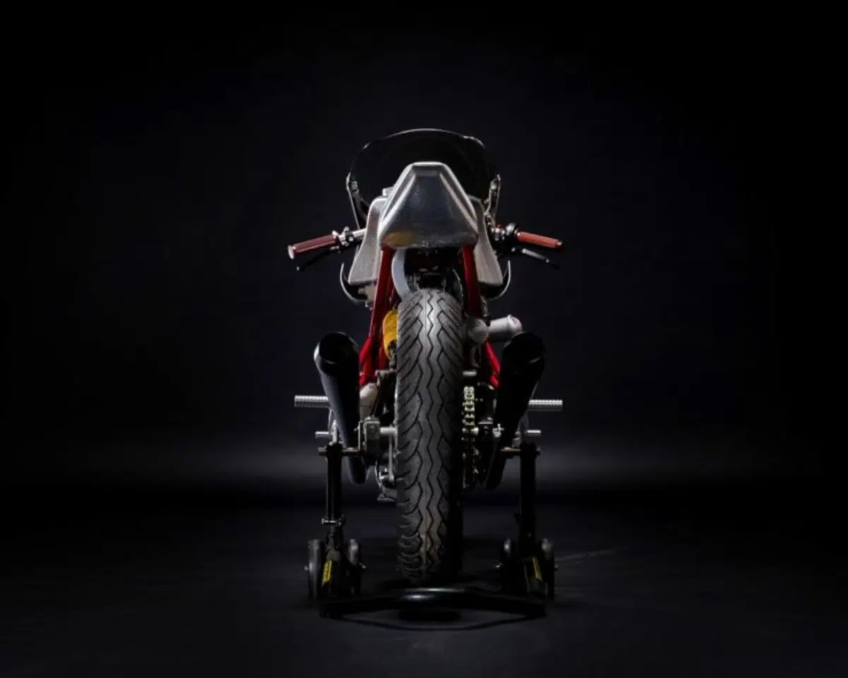 Walt Siegl Bedeveled: special da pista con motore 'carter quadri' Ducati 900 SS (14)
