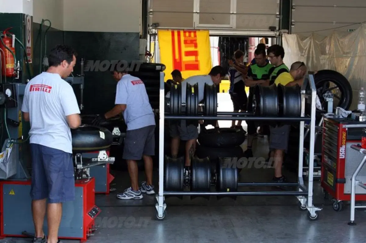 Melandri è ancora il più veloce a Misano nei test SBK (23)