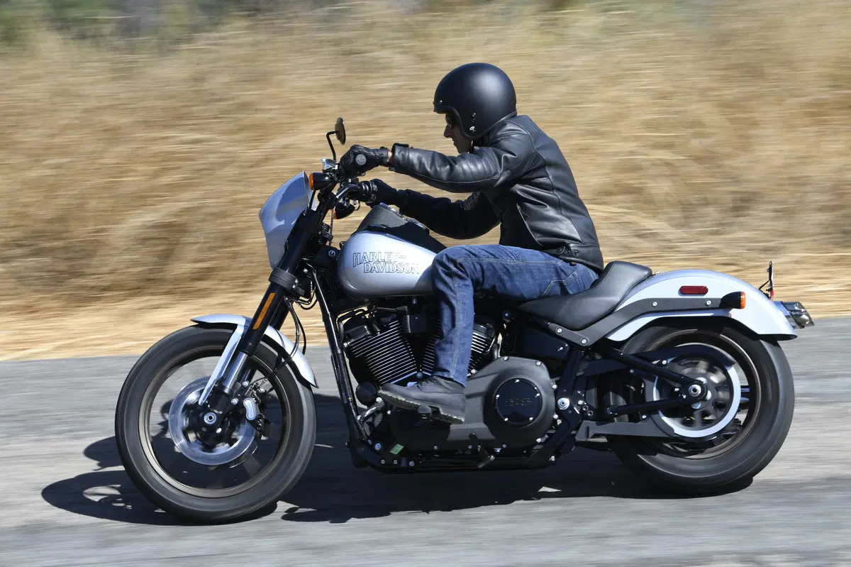 Harley-Davidson Low Rider S, la power cruiser della West Coast (7)