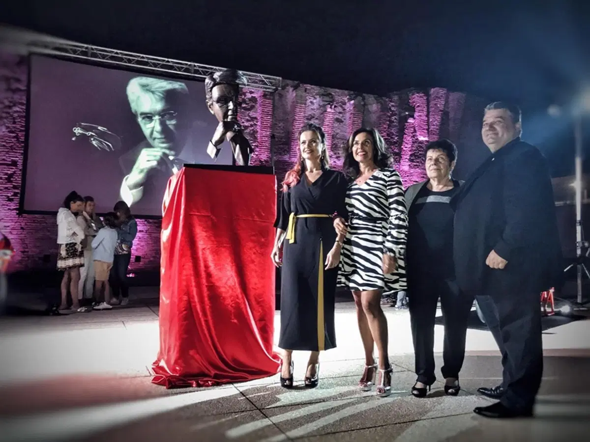 A Rimini il monumento dedicato a Massimo Tamburini (4)