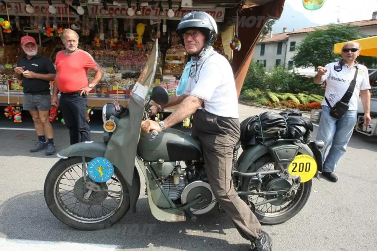 GMG 2011: oltre 20.000 a Mandello per festeggiare i 90 anni Moto Guzzi (14)
