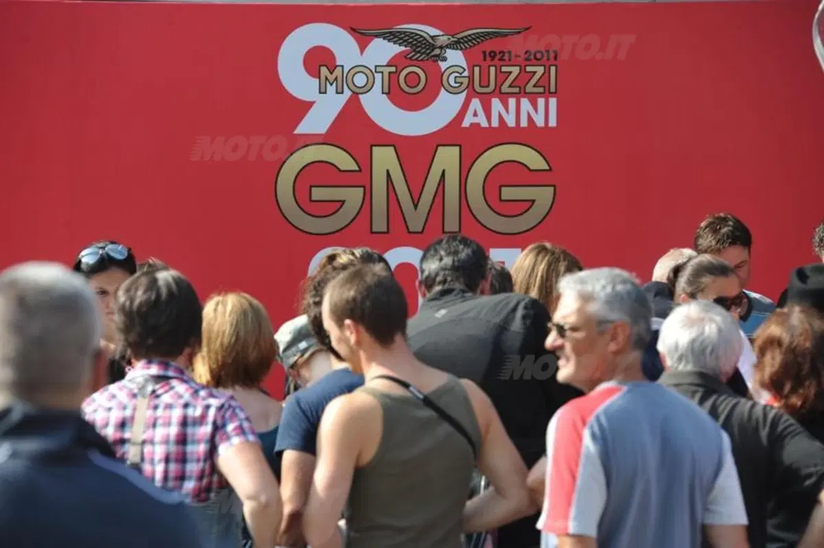 GMG 2011: oltre 20.000 a Mandello per festeggiare i 90 anni Moto Guzzi (22)