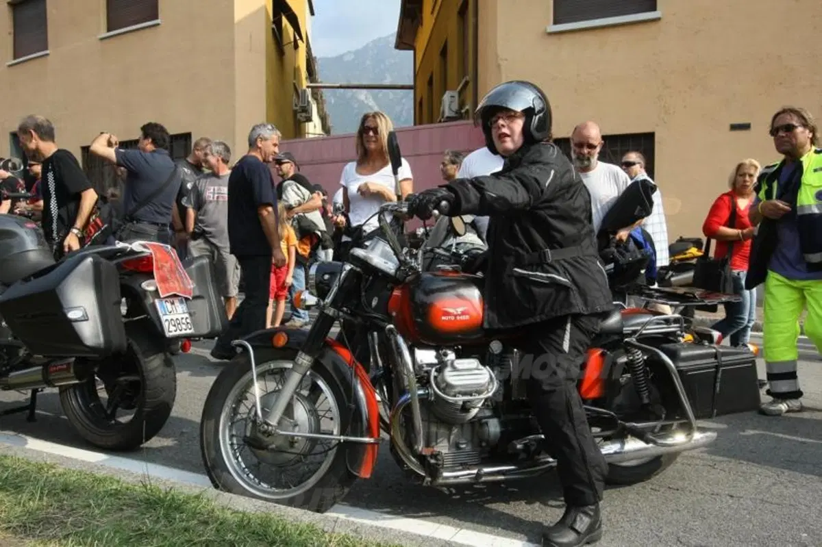 GMG 2011: oltre 20.000 a Mandello per festeggiare i 90 anni Moto Guzzi (27)