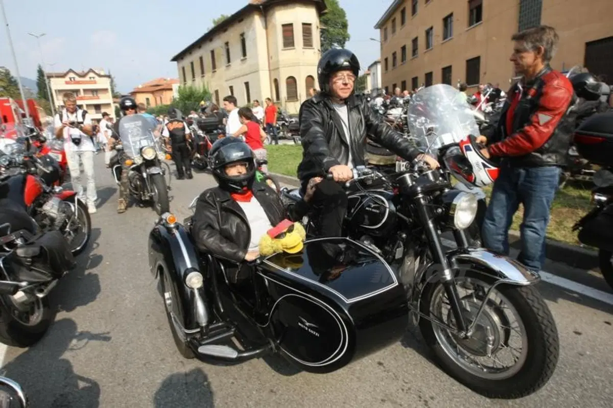 GMG 2011: oltre 20.000 a Mandello per festeggiare i 90 anni Moto Guzzi (28)