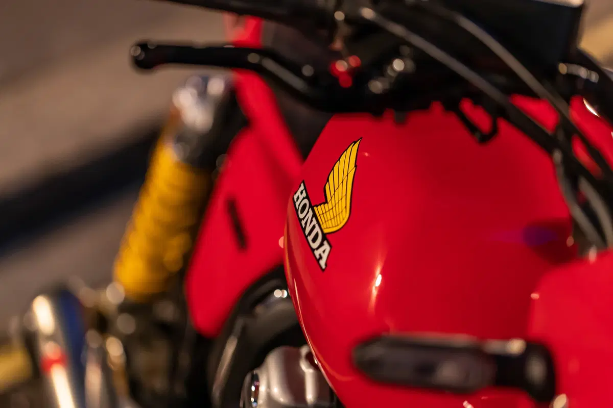 Honda CB1100 RS “5Four”. Serie limitata targata UK (13)