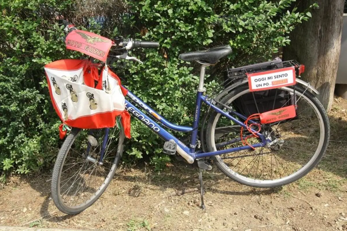 GMG 2011: oltre 20.000 a Mandello per festeggiare i 90 anni Moto Guzzi (44)