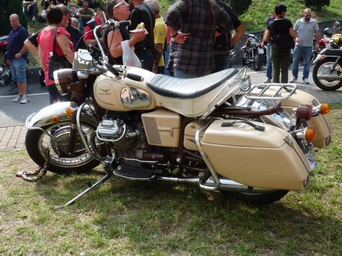 Giornate Moto Guzzi, aria di casa (95)