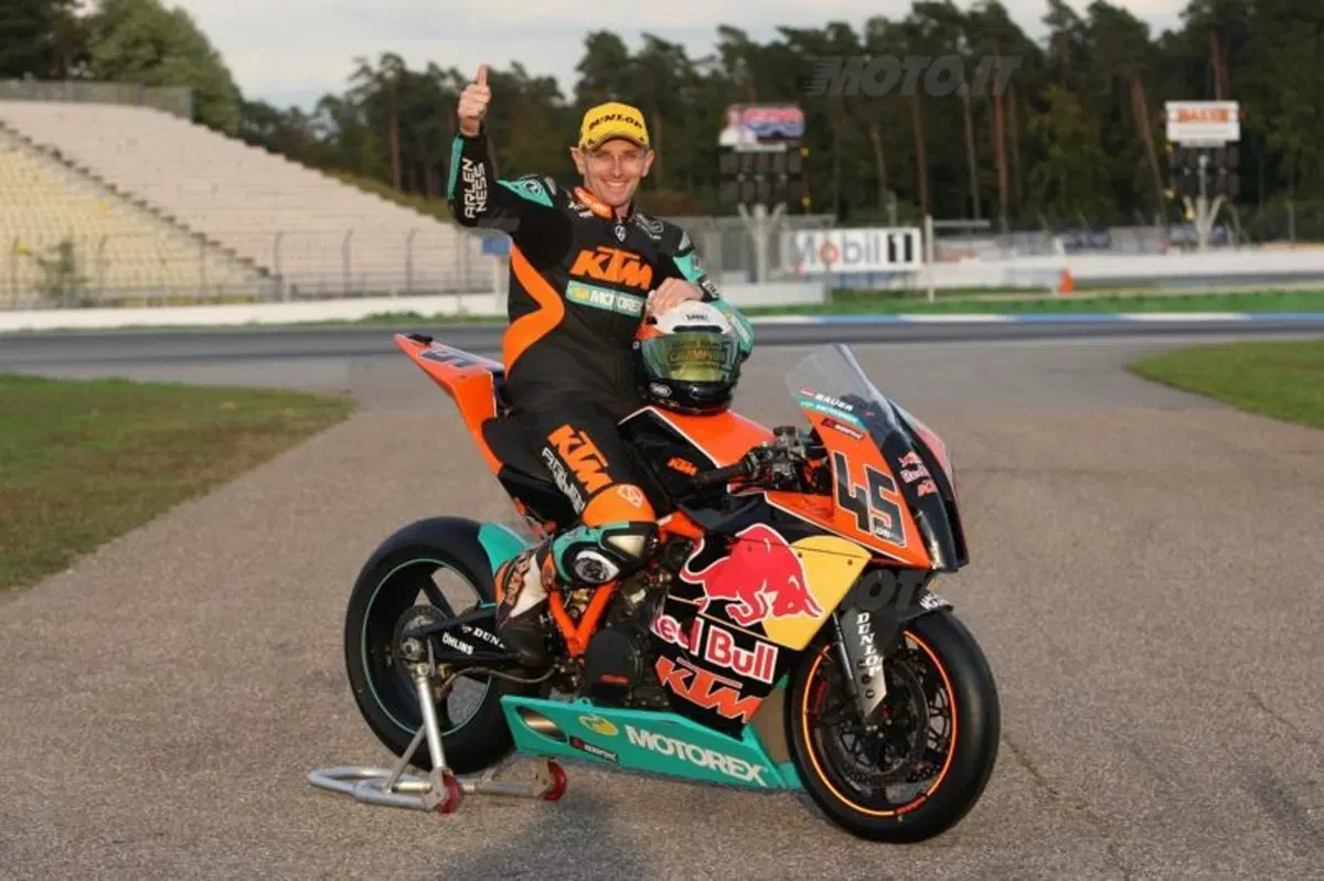 Martin Bauer è il campione 2011 dell'IDM Superbike (4)