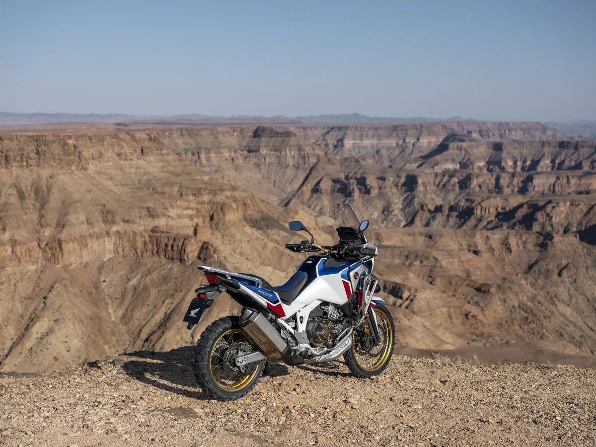 Nuove Honda CRF1100L Africa Twin CRF1100L e Adventure Sports 2020: foto e dati. Prezzi (17)