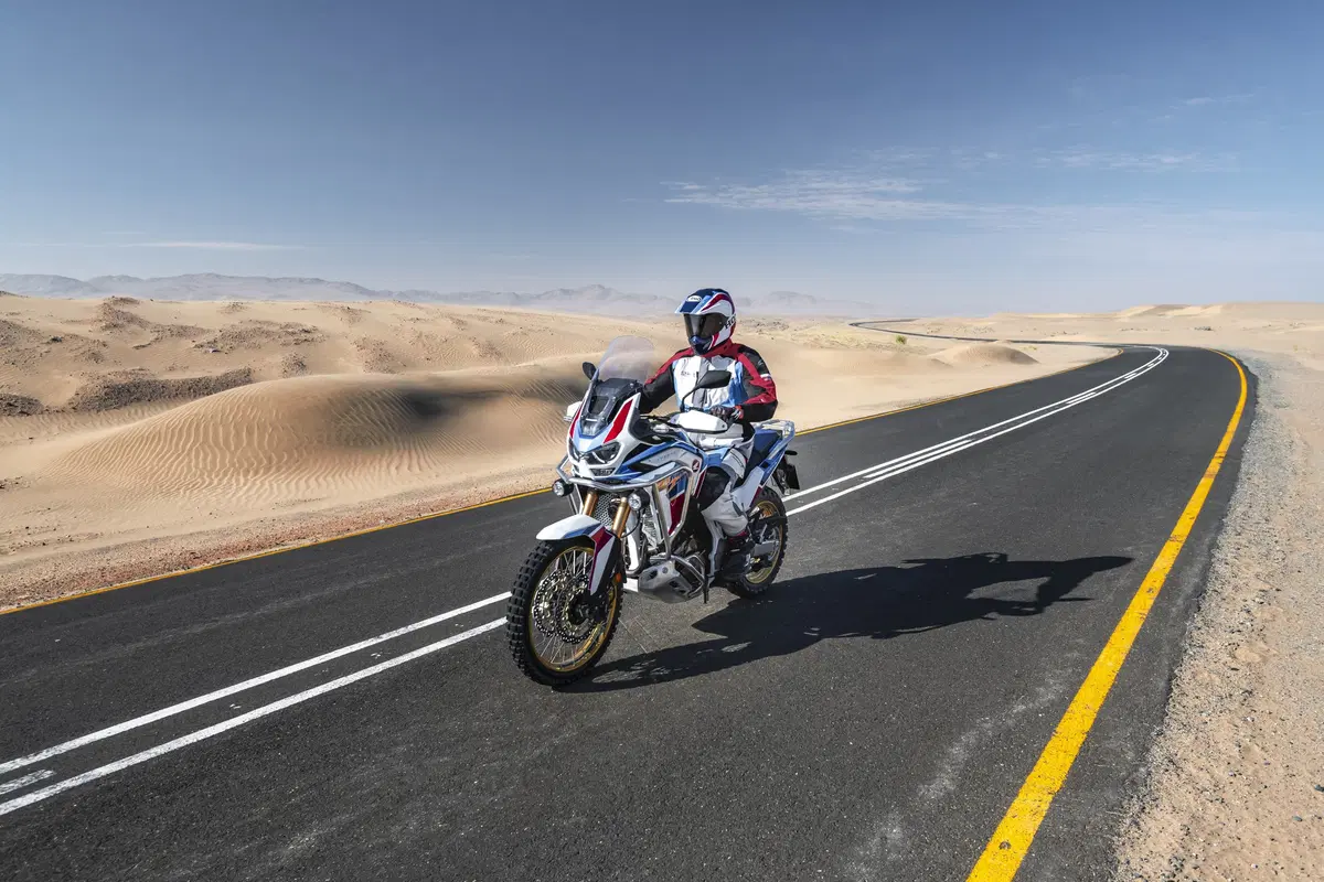 Nuove Honda CRF1100L Africa Twin CRF1100L e Adventure Sports 2020: foto e dati. Prezzi (23)