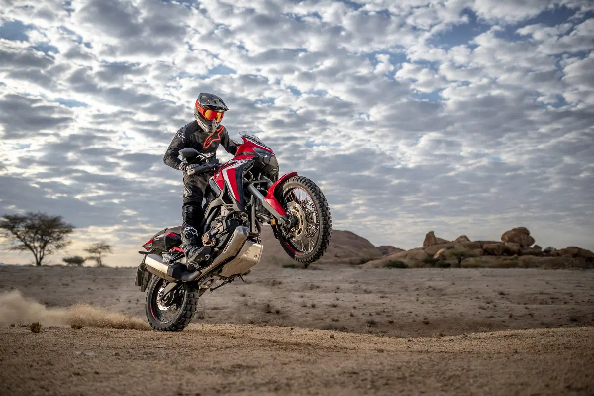Nuove Honda CRF1100L Africa Twin CRF1100L e Adventure Sports 2020: foto e dati. Prezzi
