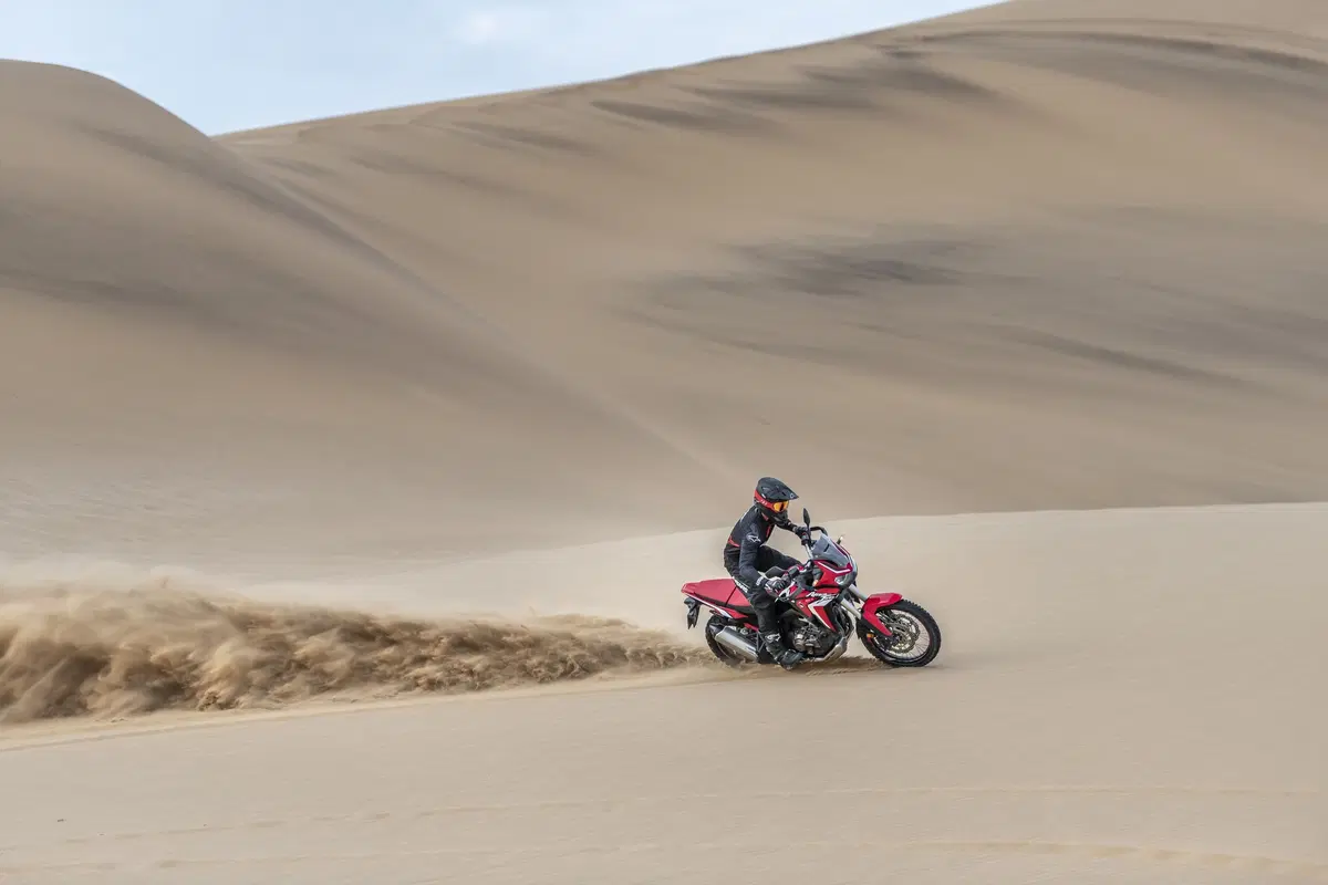 Nuove Honda CRF1100L Africa Twin CRF1100L e Adventure Sports 2020: foto e dati. Prezzi (7)