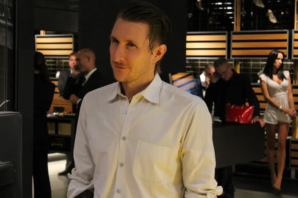 Pirelli: moda, tradizione e tecnologia nel primo flagship store a Milano (5)