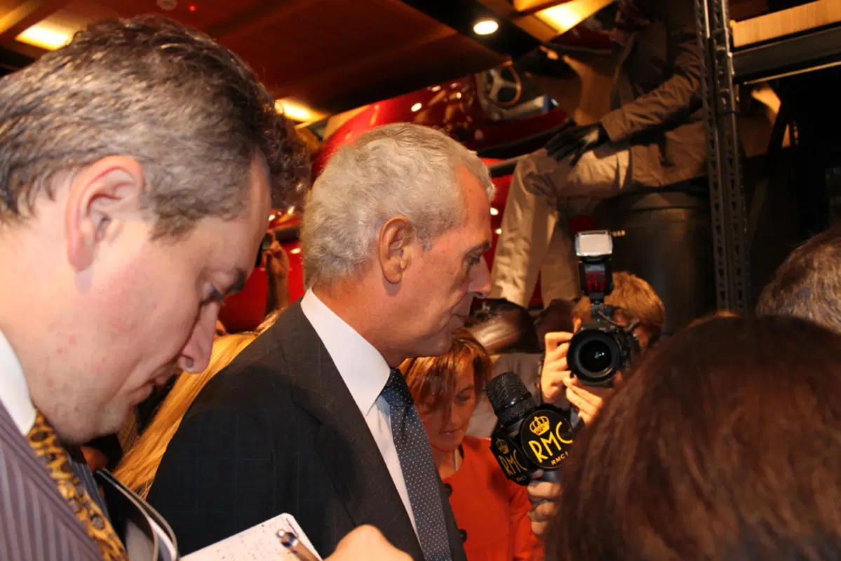 Pirelli: moda, tradizione e tecnologia nel primo flagship store a Milano (21)