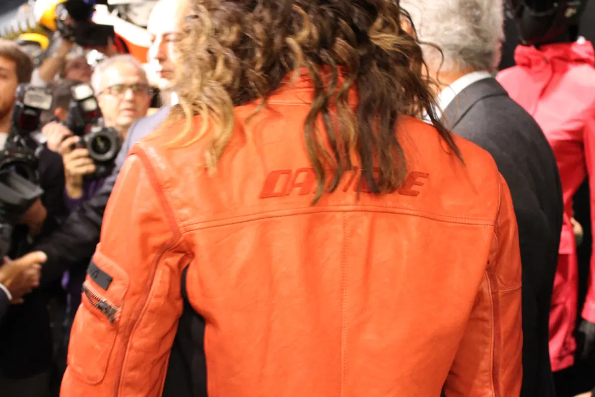 Pirelli: moda, tradizione e tecnologia nel primo flagship store a Milano (32)