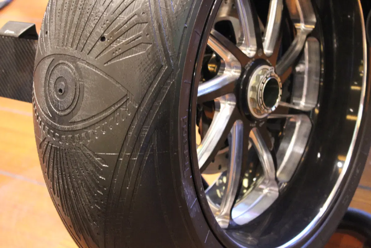 Pirelli: moda, tradizione e tecnologia nel primo flagship store a Milano (52)