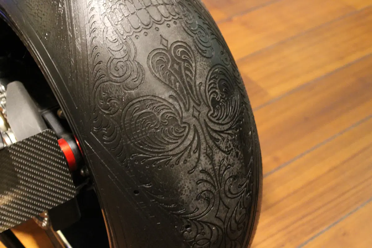 Pirelli: moda, tradizione e tecnologia nel primo flagship store a Milano (57)