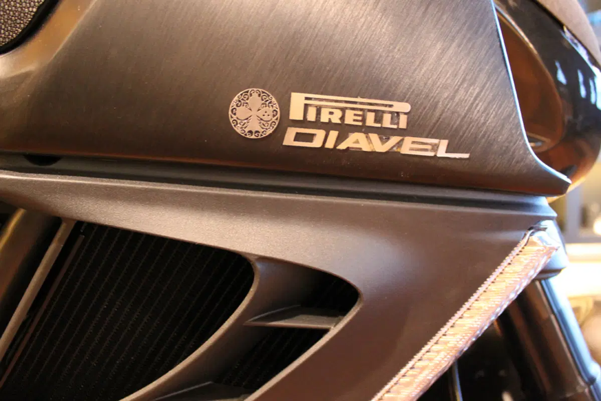Pirelli: moda, tradizione e tecnologia nel primo flagship store a Milano (59)