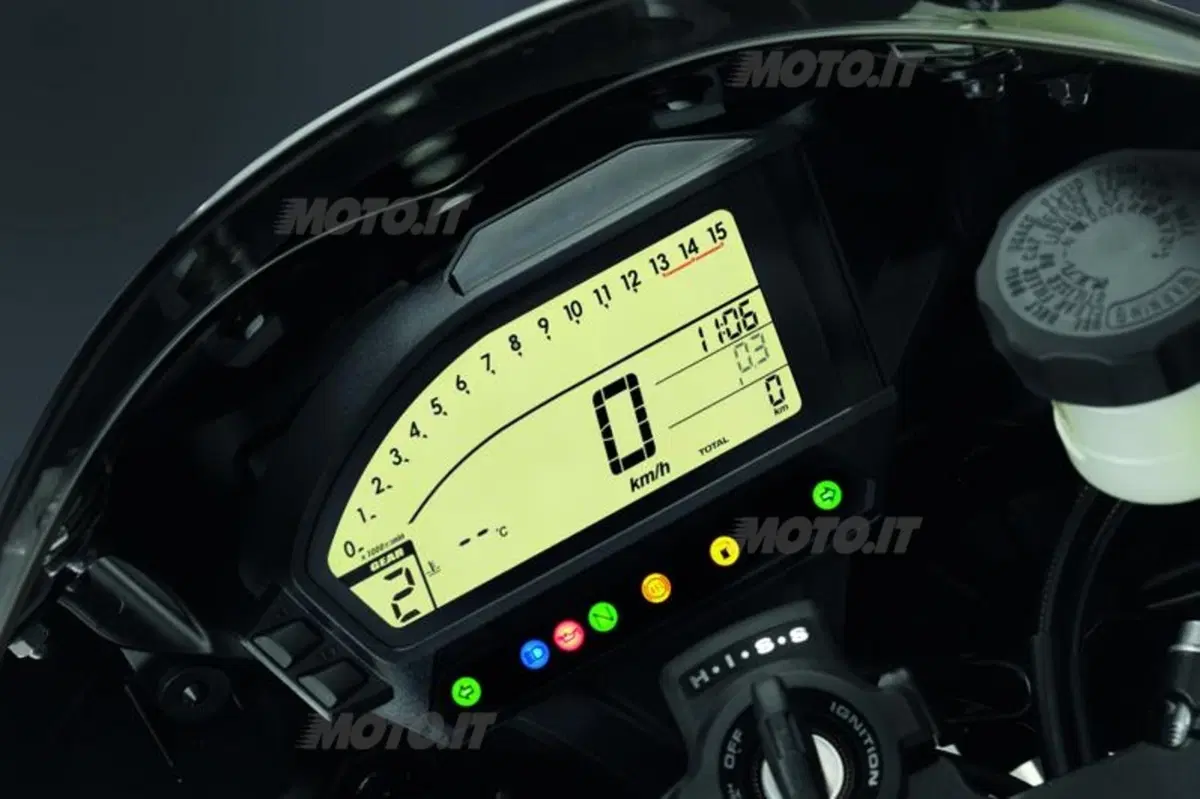 Nuova Honda CBR1000RR Fireblade 2012 (13)