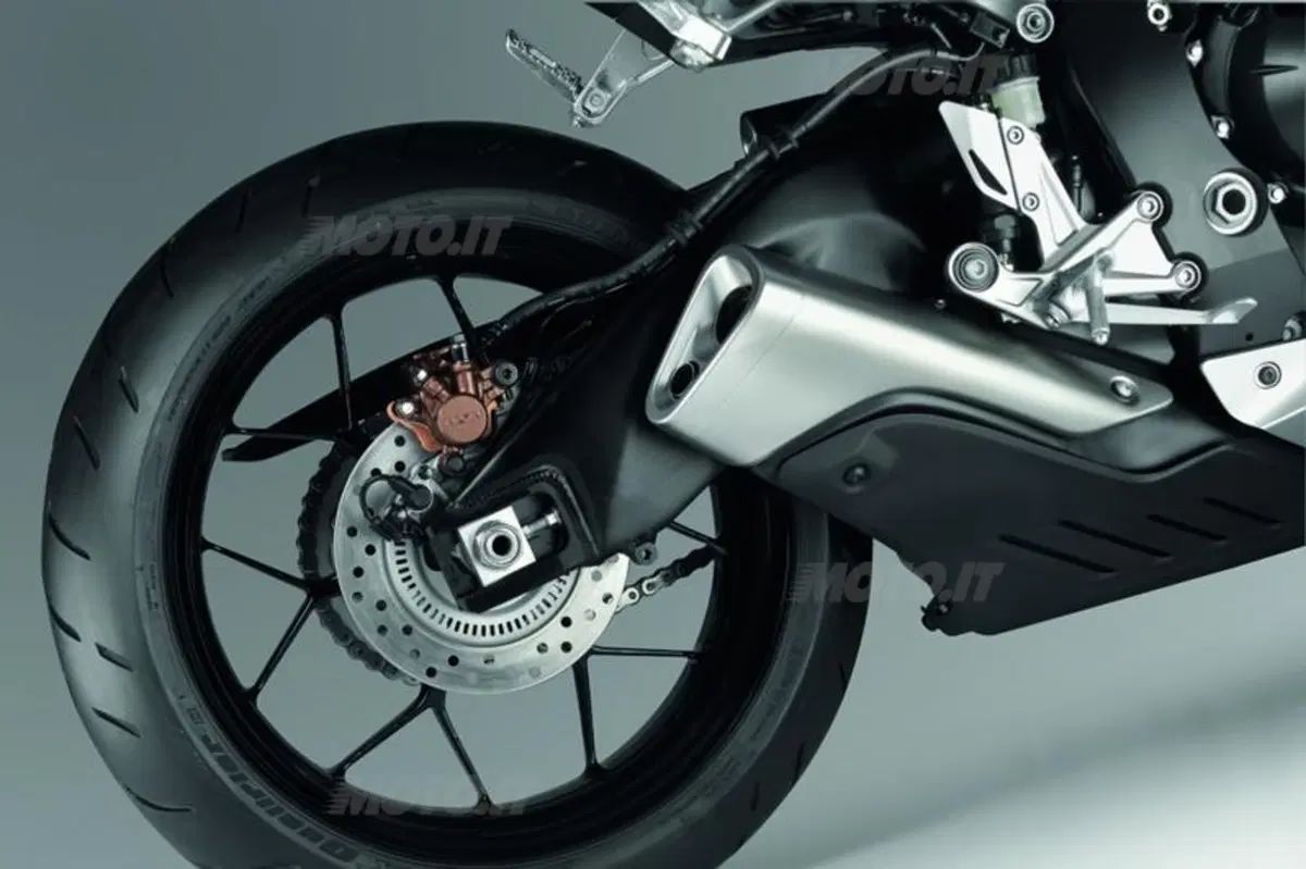 Nuova Honda CBR1000RR Fireblade 2012 (17)