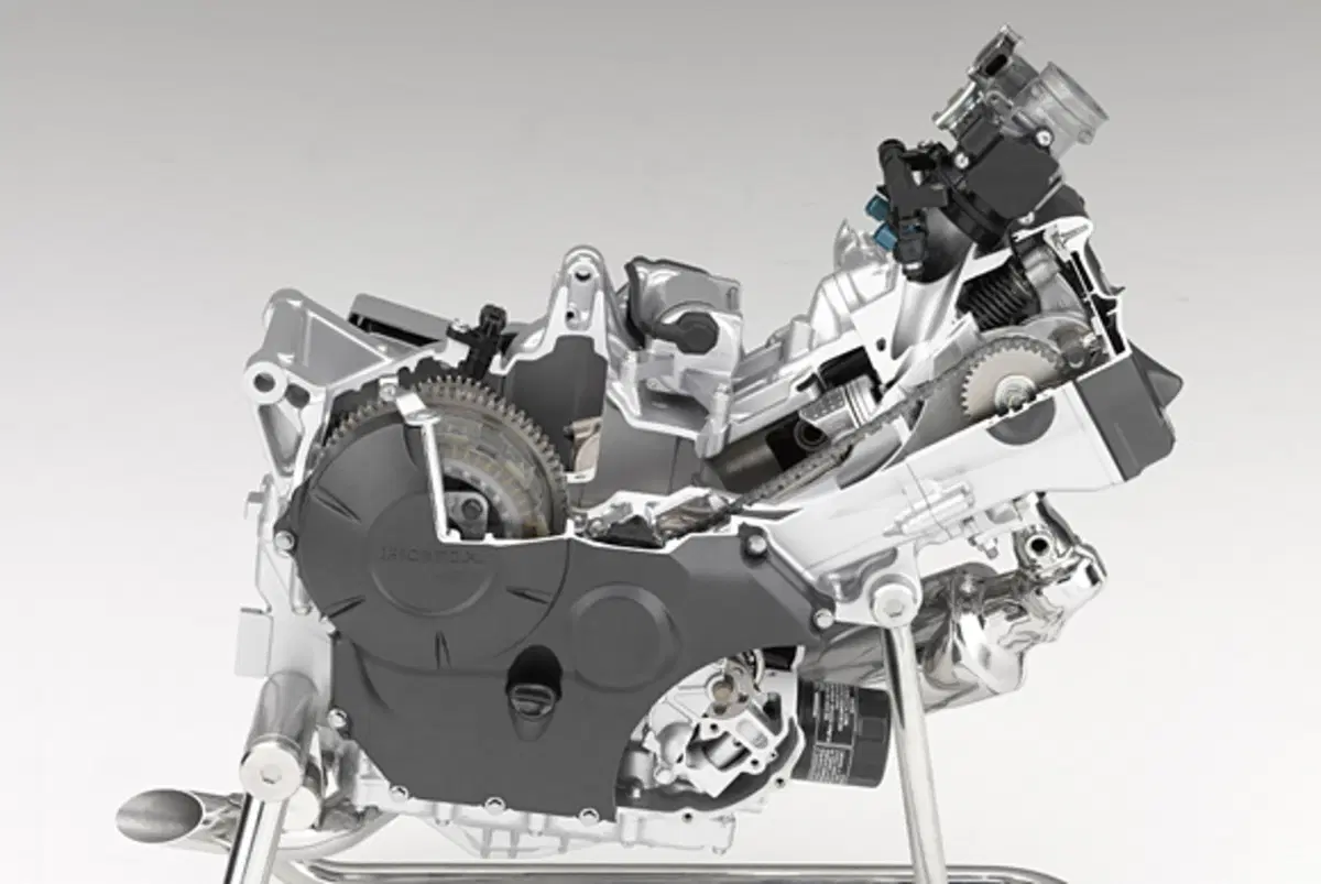 Honda: nuova generazione di motori 700 bicilindrici doppia frizione (12)