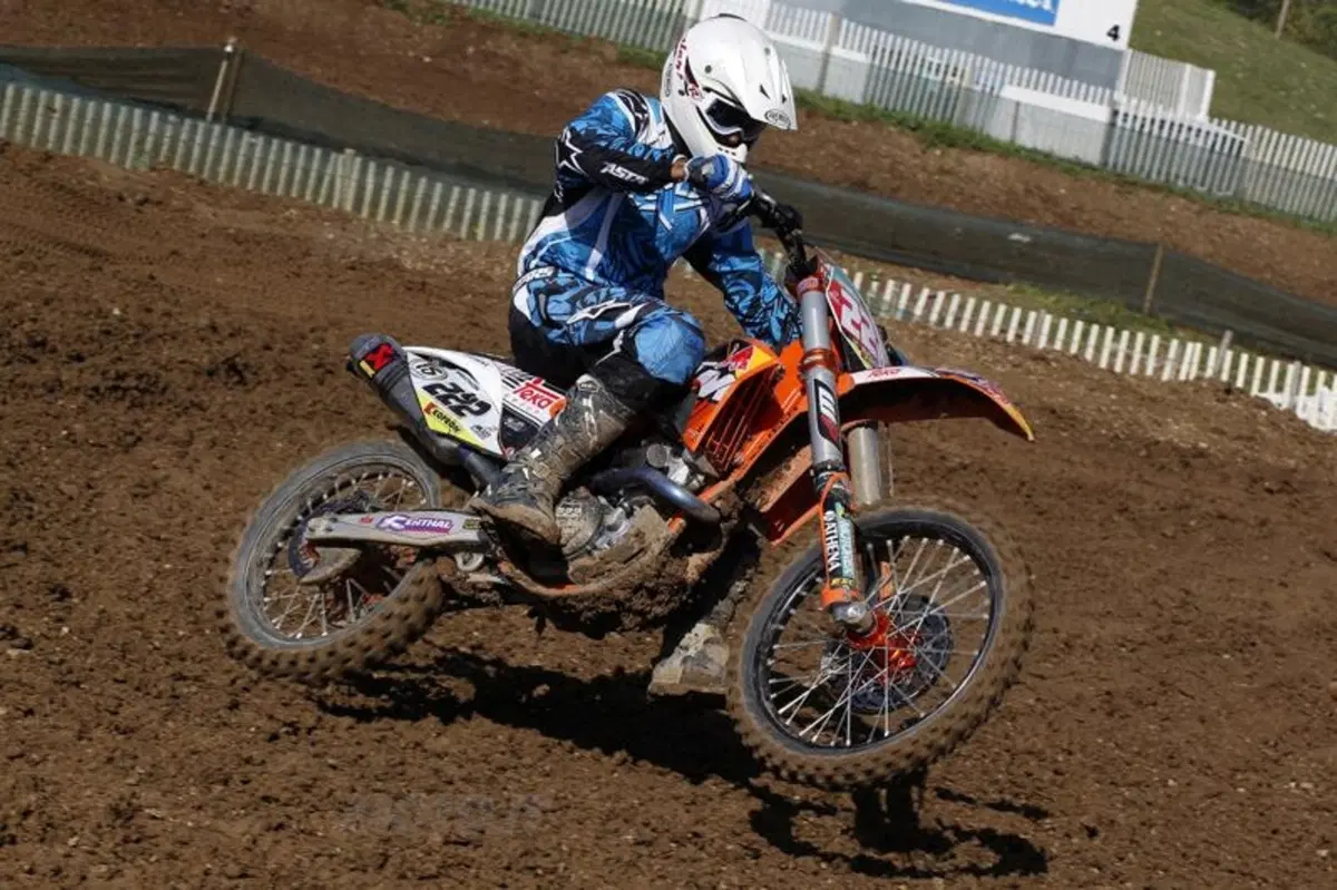 KTM SX-F 250 e 350 Factory 2011   (2)
