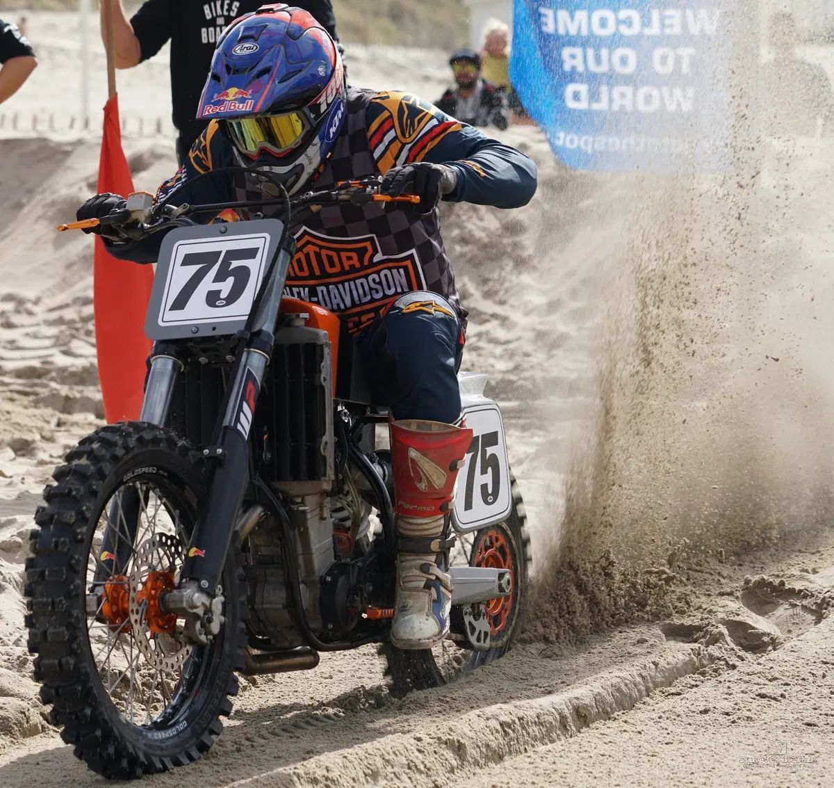 Bikes & Board 2019, Expect the Unexpected (37)