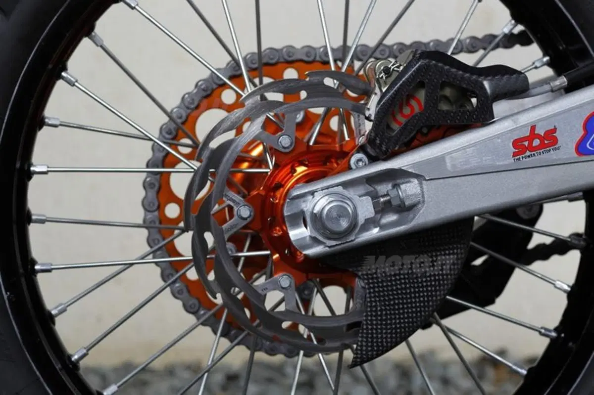 KTM SX-F 250 e 350 Factory 2011   (26)