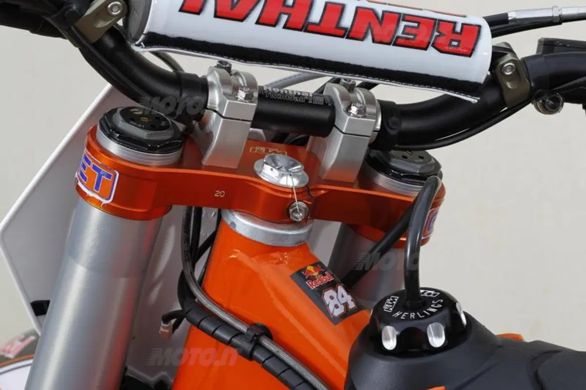 KTM SX-F 250 e 350 Factory 2011   (31)