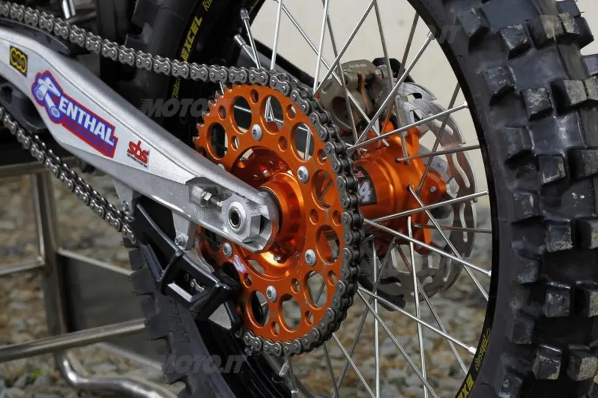 KTM SX-F 250 e 350 Factory 2011   (33)