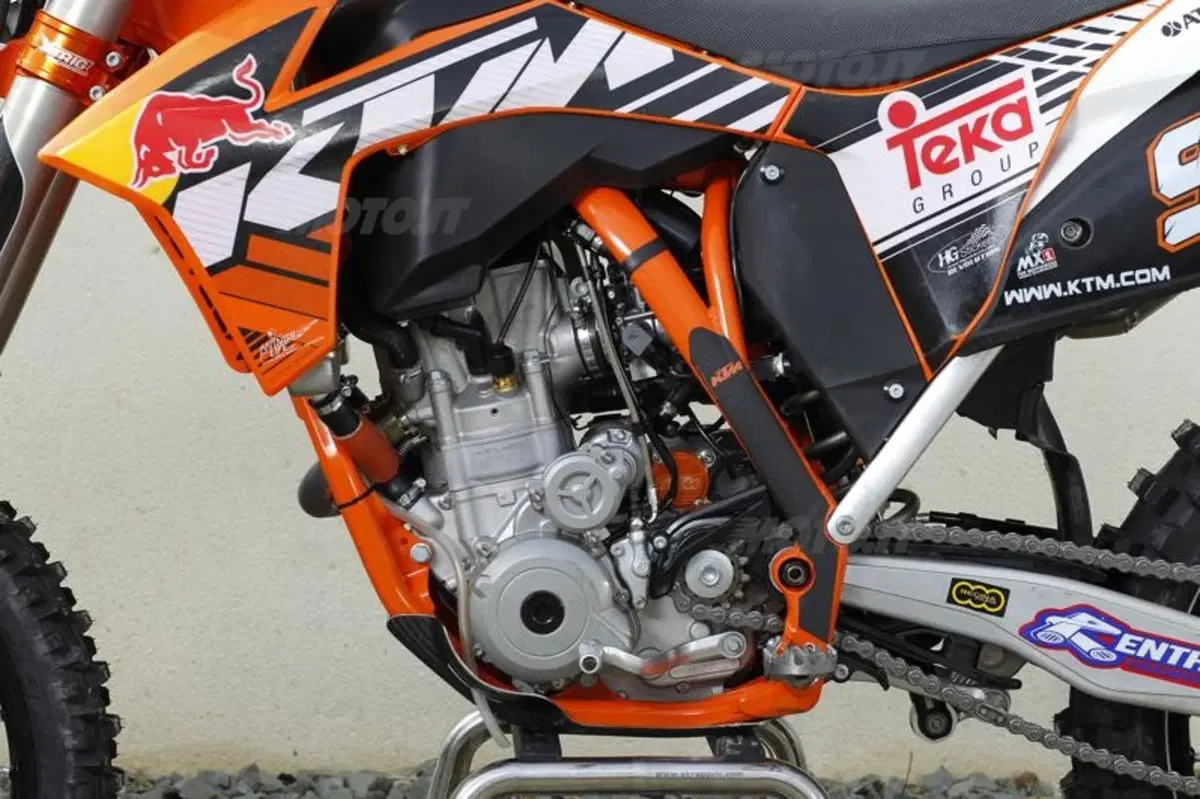 KTM SX-F 250 e 350 Factory 2011   (52)