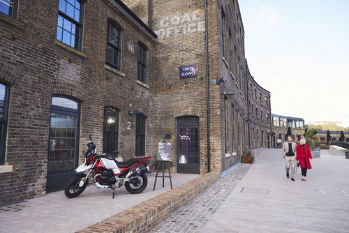 Moto Guzzi V7 Tomoto al London Design Festival  (2)